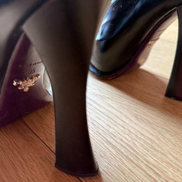 Elegance, with an edge!  Exquisite and RARE Prada booties, 35 - Picture 8 of 10